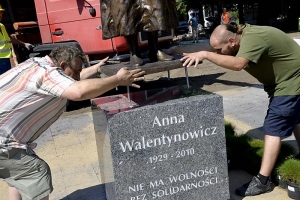 Uroczystość odsłonięcia pomnika śp. Anny Walentynowicz