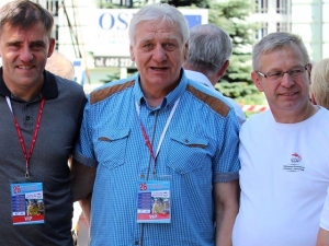 Wiesław Rudkowski (w środku) podczas Kolarskiego Wyścigu Solidarności i Olimpijczyków