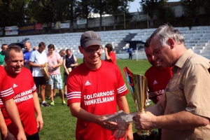 Drużyna Winkelmanna z Pucharem ZR ZM NSZZ „Solidarność”