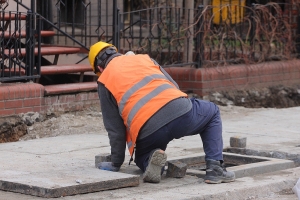 Minister Zieleniecki: Zatrudnieni na umowach cywilnoprawnych z prawami pracowniczymi