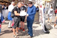 Zbierali podpisy i przekonywali