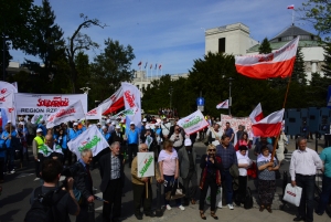 Rolnicy protestowali pod kancelarią premiera