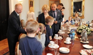 Ograniczenie handlu w niedzielę. Prezydencki minister odebrał petycję