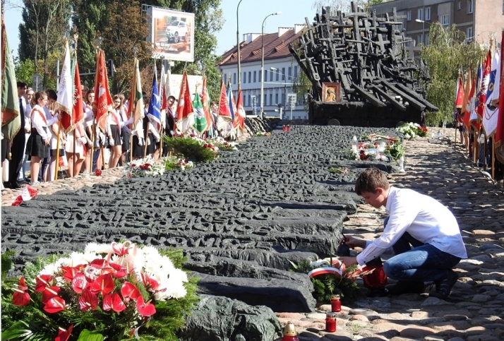 Naród, który nie zna swojej historii jest narodem ginącym