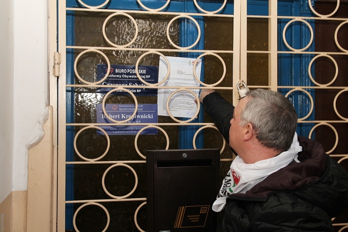 Związkowcy „S” odwiedzili biura poselskie