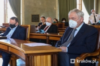 Miejsca pracy w krakowskich MDK-ach uratowane!