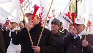 Protest przeciwko zwolnieniom grupowym w Hucie Bankowa