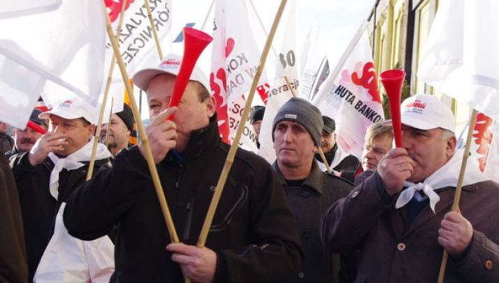 Protest przeciwko zwolnieniom grupowym w Hucie Bankowa