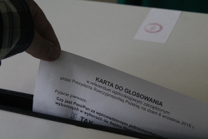 Najdroższe wybory w historii. PKW o niedzielnym referendum.