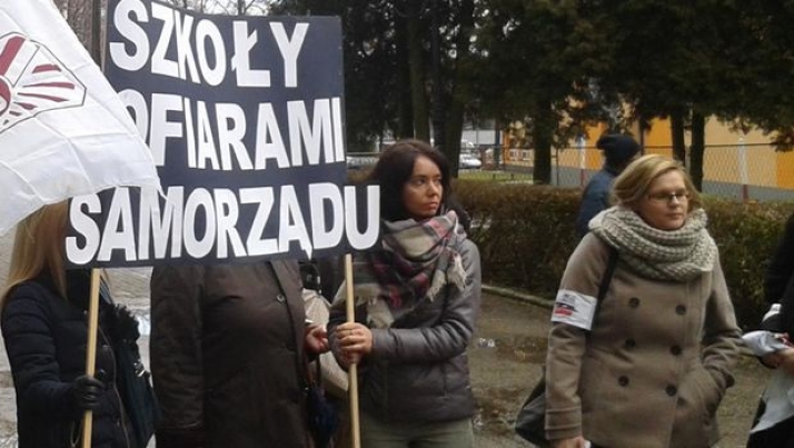 Nauczyciele z Poręby dostali zaległe wypłaty