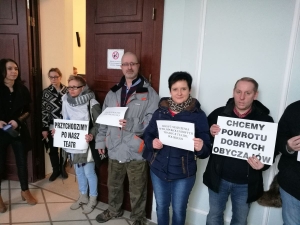 Teatr Polski TAK Dom publiczny NIE