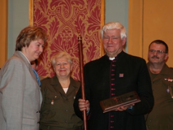 Krzyż Wolności i Solidarności dla ks. Józefa Nowakowskiego