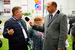 Po wprowadzeniu zakazu handlu w niedzielę pracodawcy mszczą się na związkach zawodowych