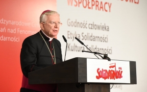 Abp Jędraszewski: &quot;Nie można oddzielić chrystusowego krzyża od losu człowieka pracy i jego godności&quot;