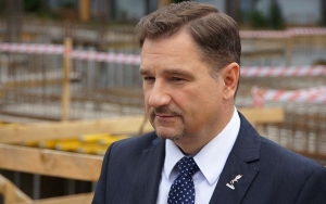 Olejnik przeprasza Piotra Dudę za słowa o jego rzekomej służbie w ZOMO