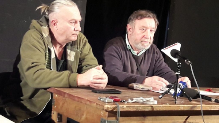 Pracownicy Teatru Wielkiego ze swoim dyrektorem